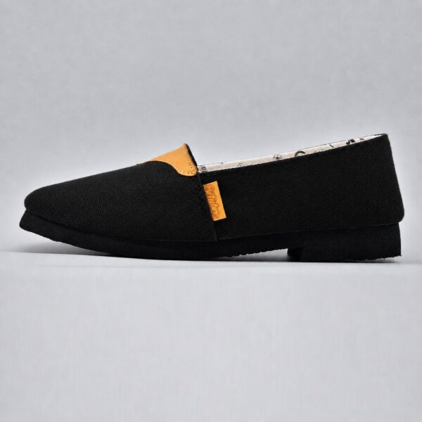4b6ba397-cfb6-41e2-91ff-94a9a795c791 Corralera con taco Negra